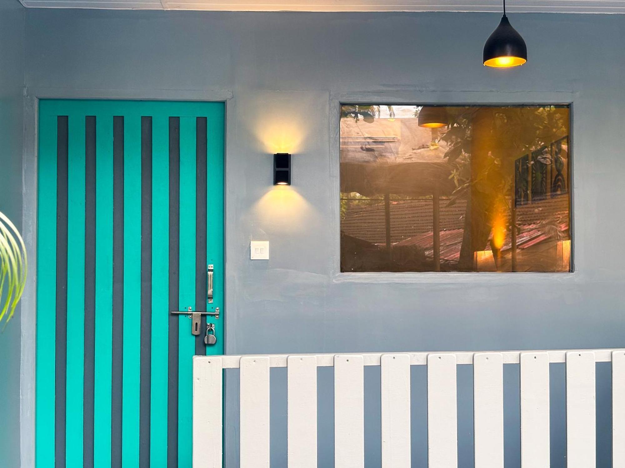 Traverse Luxe Hostel Палолем Экстерьер фото