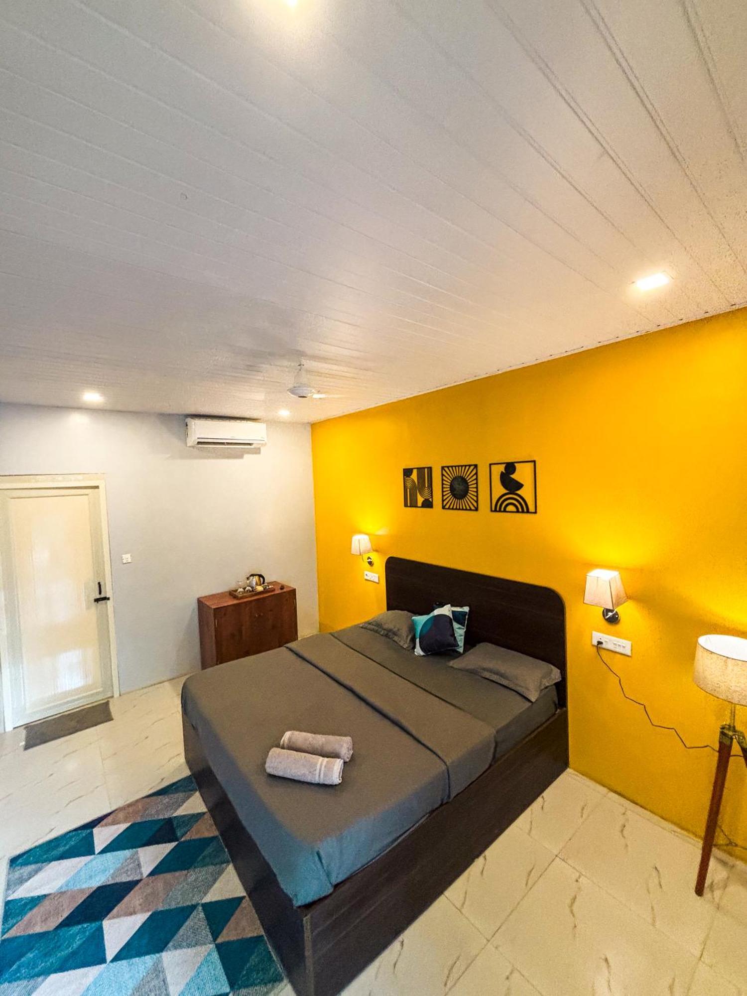 Traverse Luxe Hostel Палолем Экстерьер фото