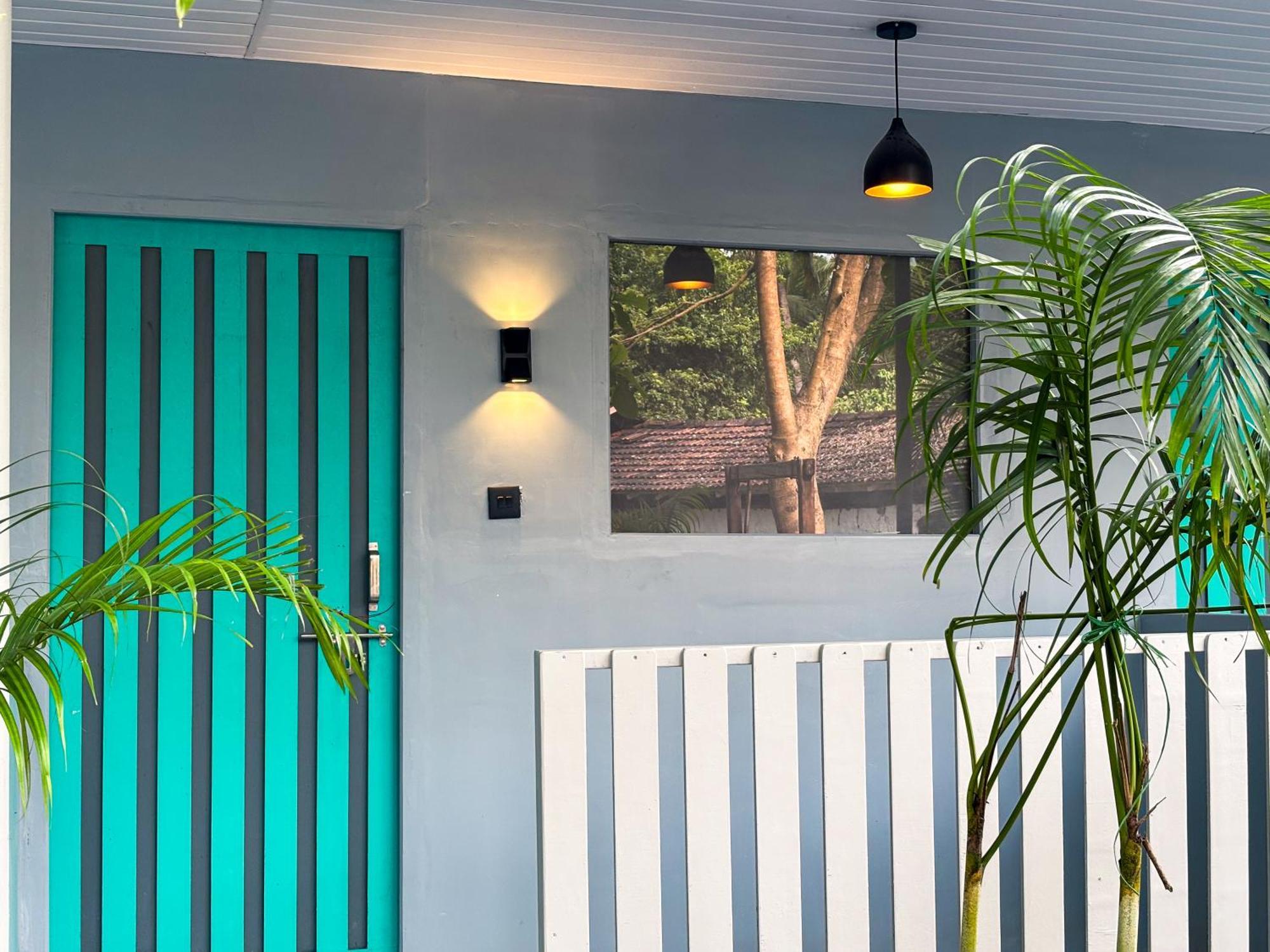 Traverse Luxe Hostel Палолем Экстерьер фото