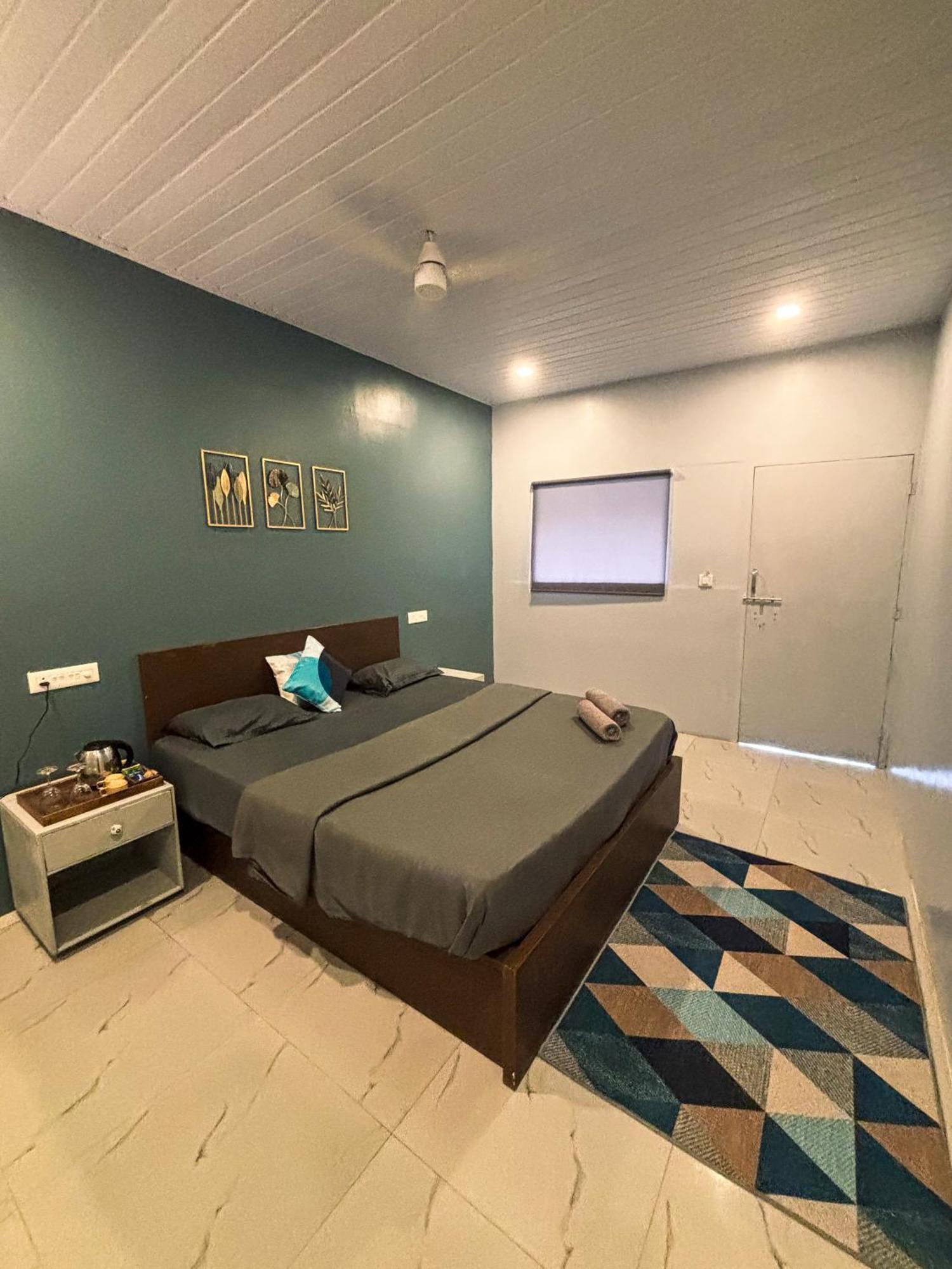 Traverse Luxe Hostel Палолем Экстерьер фото